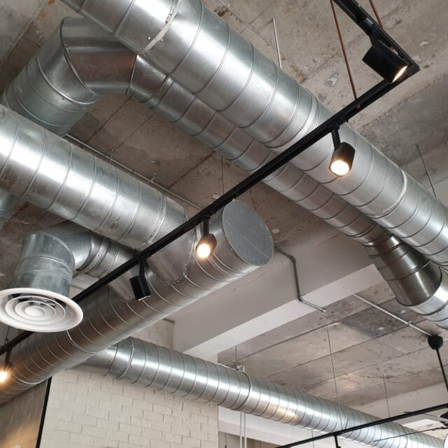 installer des tuyaux de ventilation